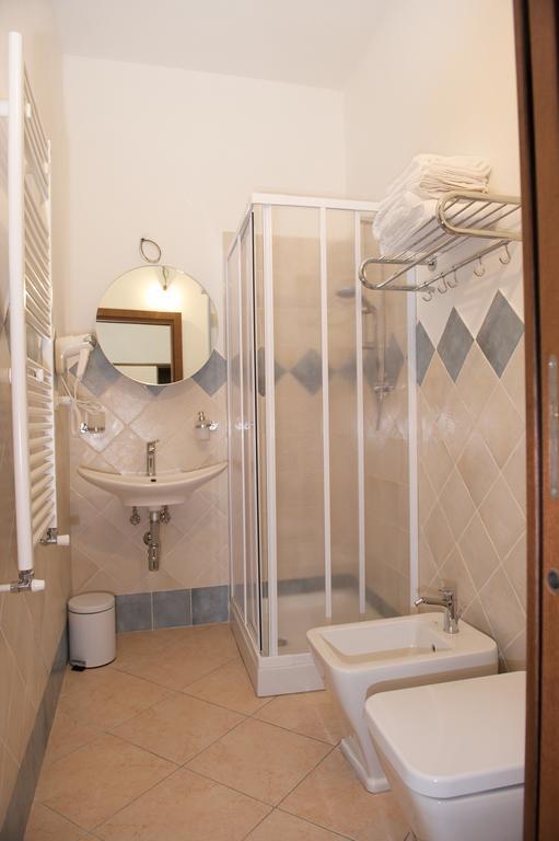 Domo - Guest-House Il Nespolo Fiorito Bed & Breakfast Орозеи Екстериор снимка